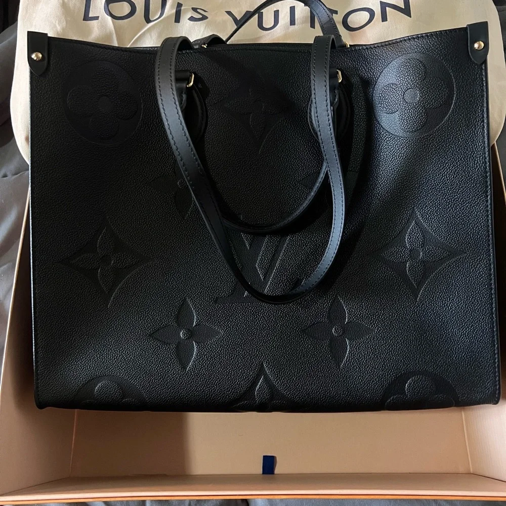 Louis Vuitton onthego gm bag